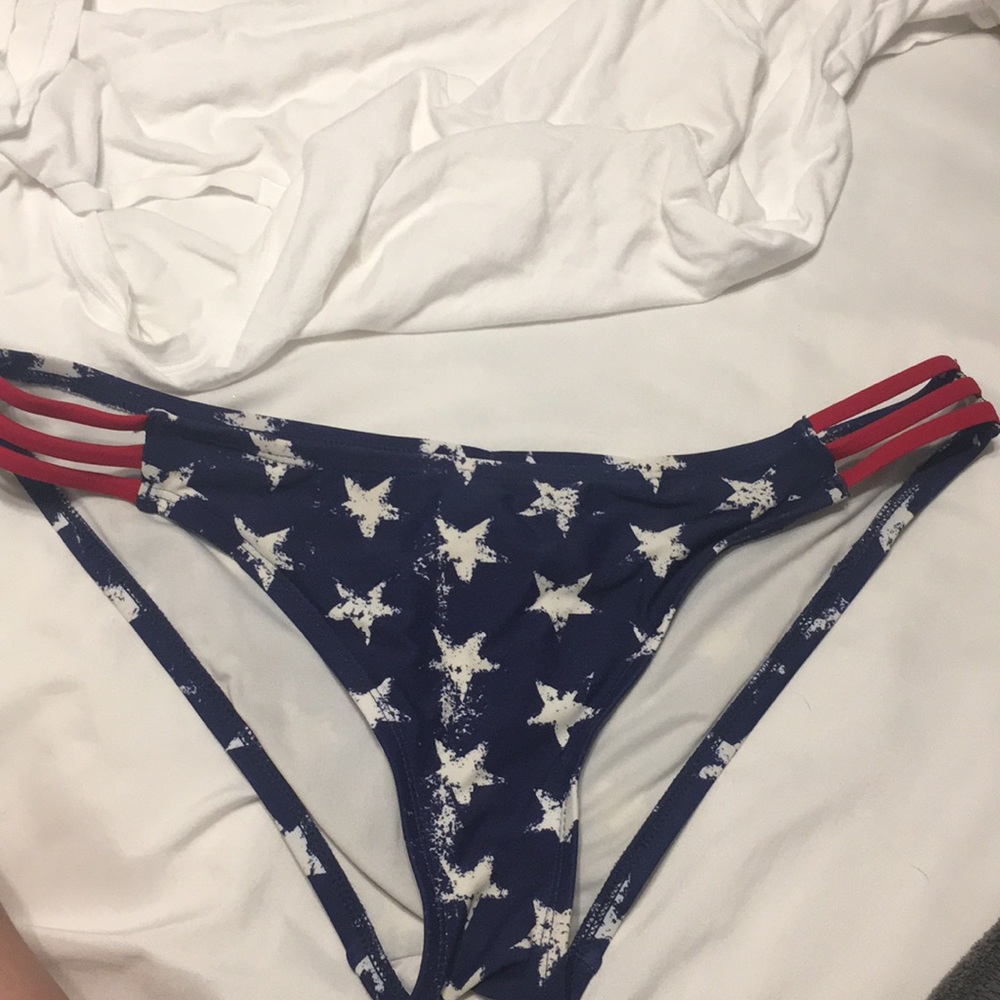 Bikini set - Picture 2 of 2